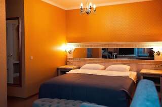 Гостиница Троя Вест Краснодар Улучшенный двухместный номер с 1 кроватью-5