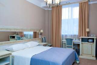 Гостиница Троя Вест Краснодар Улучшенный двухместный номер с 1 кроватью-2